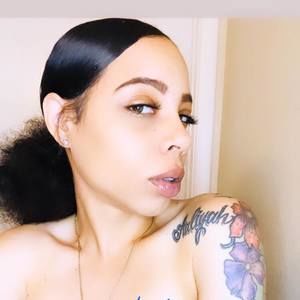 Meet your Posher, Lashae